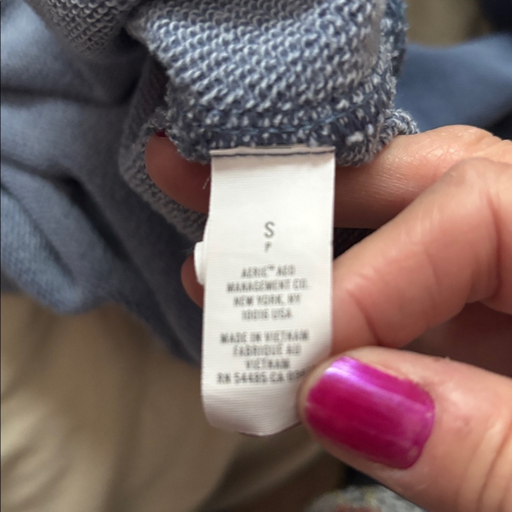 Aerie Women's Light blue 1/4 zip sweatshirt size small - Picture 4 of 7